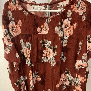 Size 4x Maurice’s rust colored top. Never worn.